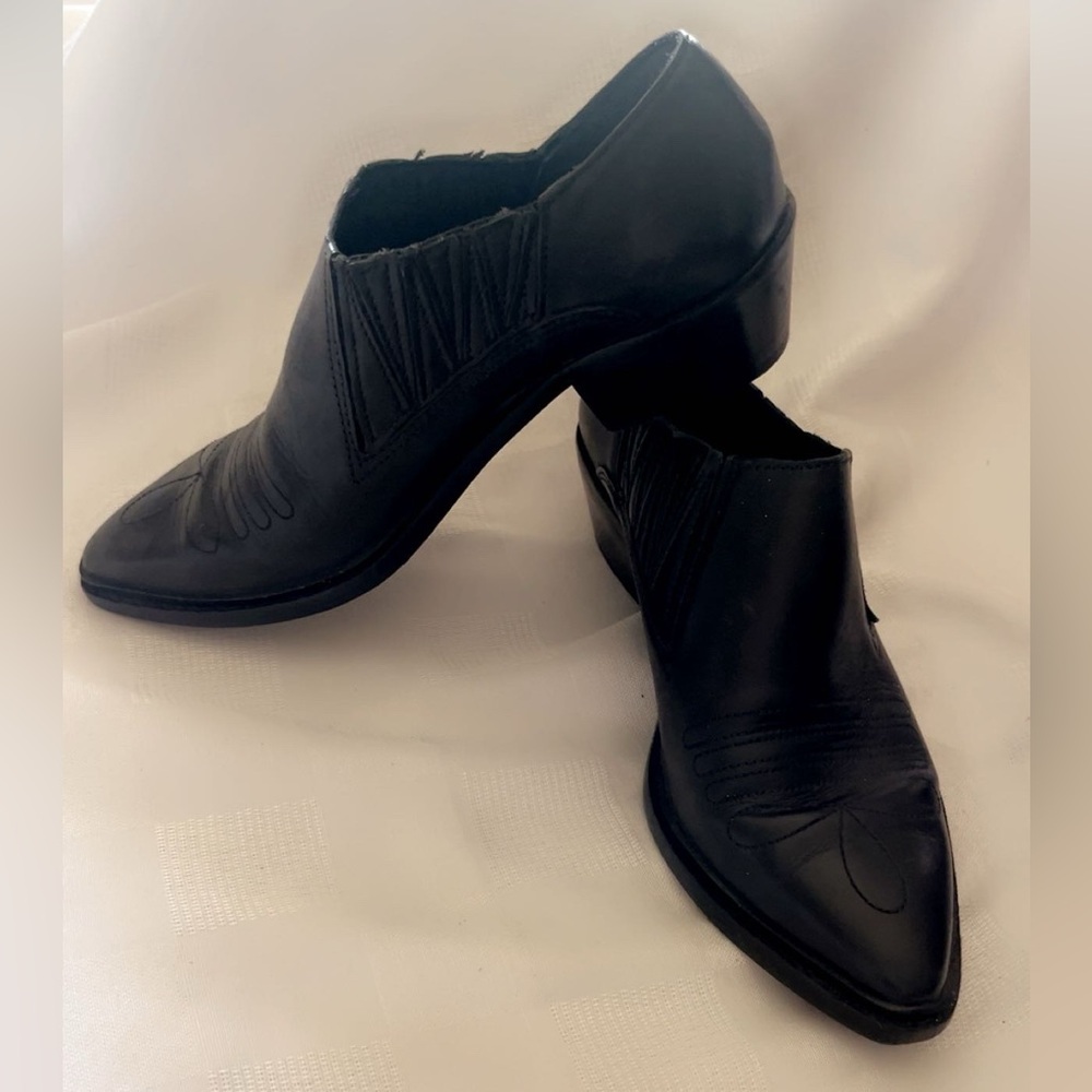 Gianni Bini Black Ankle Booties